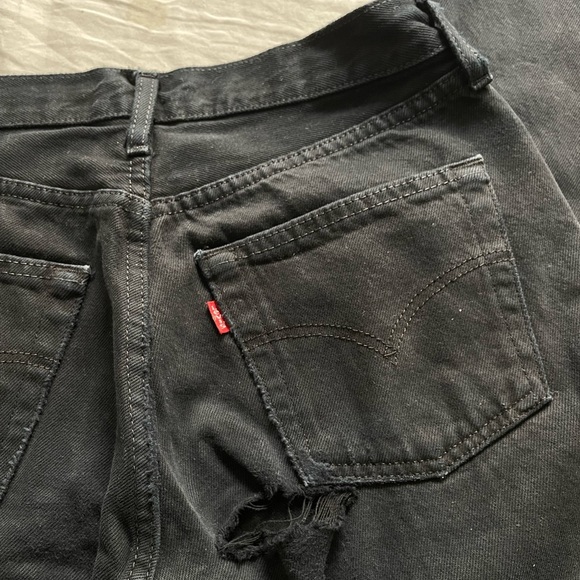 Vintage Black Distressed Levi’s - Picture 6 of 6